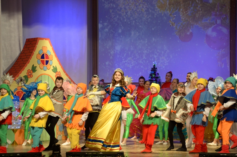 Новогоднее представление во Дворце детского творчества (2019-2020 год)