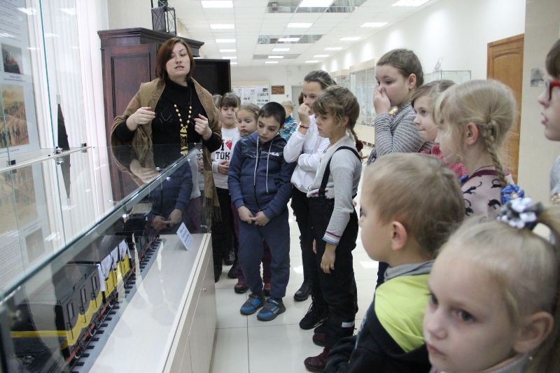 В музее "Паровозы России" (г.Н.Новгород) Лагерь с дневным пребыванием "Город мастеров" (отдел ДПТ, осенние каникулы 2019 года)