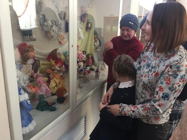 Выставка кукол "От Золушки - к принцессе" (МБУ ДО ДДТ, с 17 февраля 2018г.)